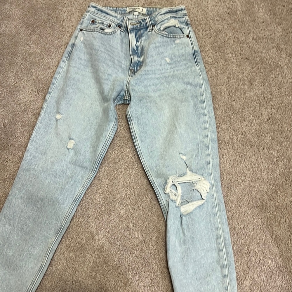 Abercrombie “mom jeans” size 0. High rise